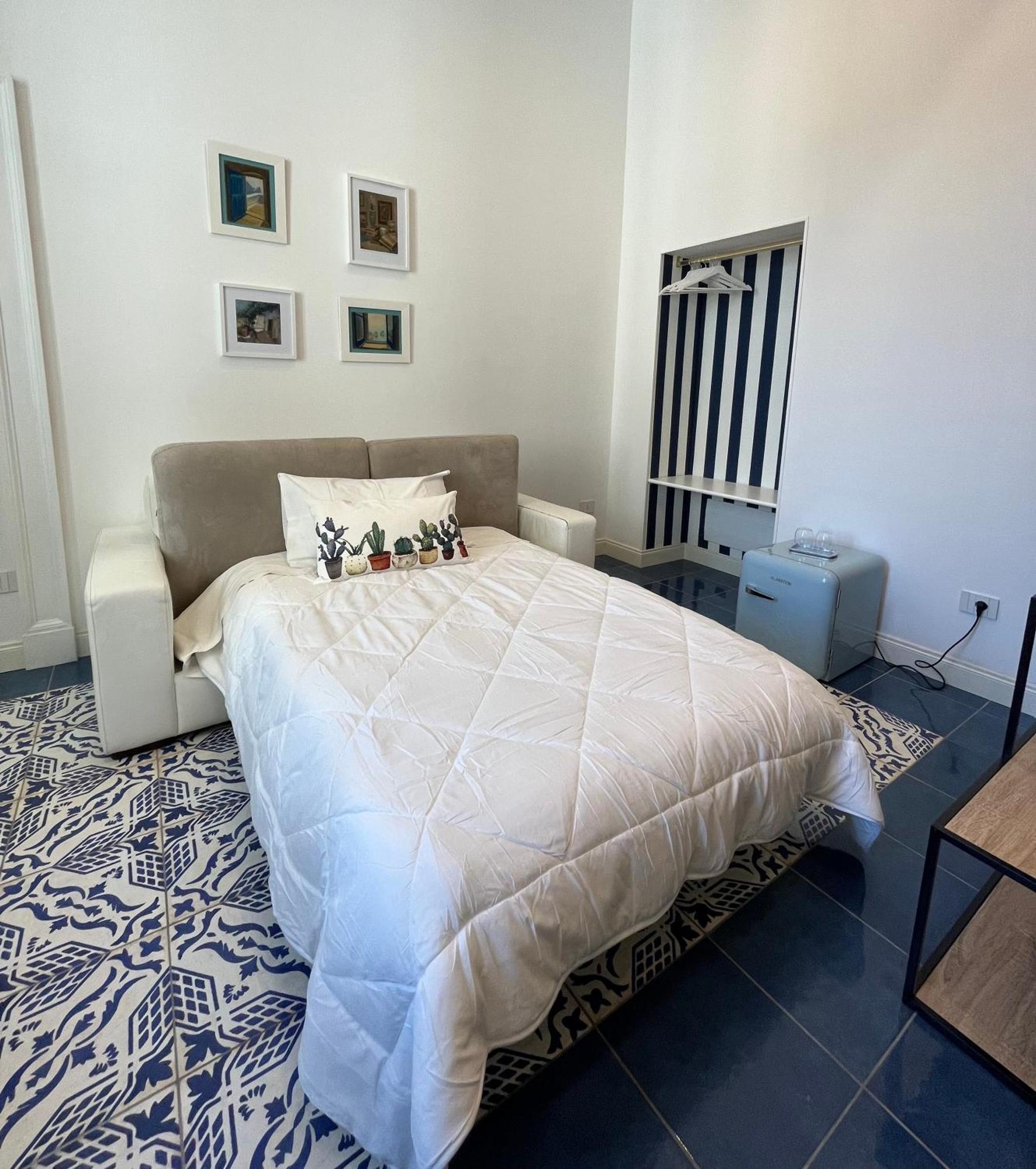 Hotel Gramsci 16 Neapel Zimmer foto